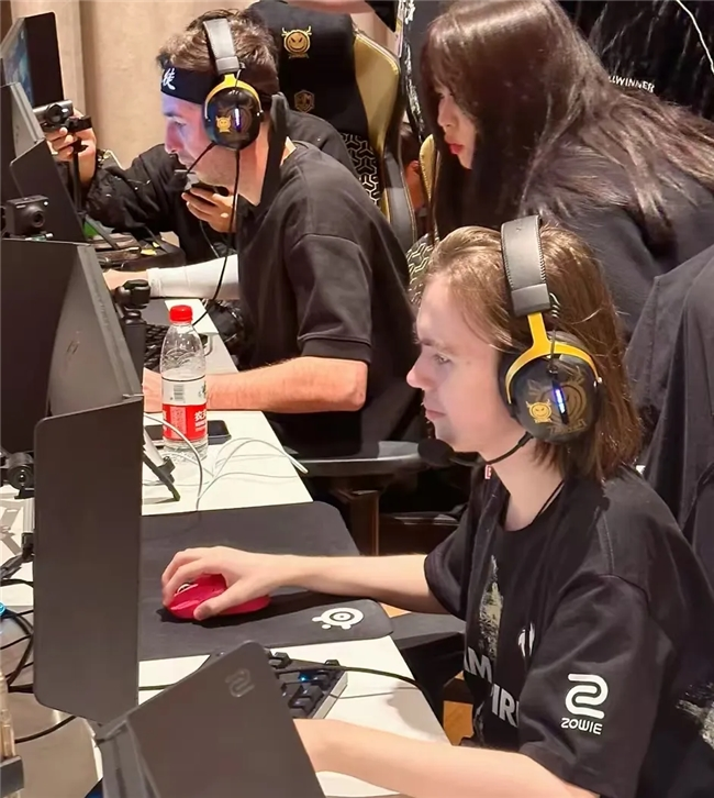 并显著降低 并显著降低